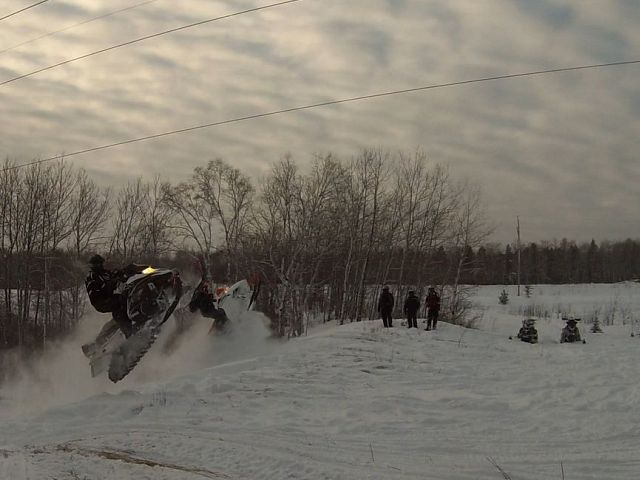 Playing on the power lines by Bellsite MB