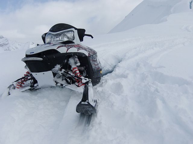 Stuck in a cornice crack, in the Renshaw, the crack was covered and was discovered when turning out after a climb.