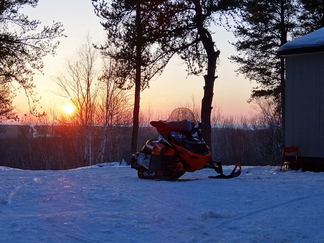 Here at Reuben's Ridge the sun sets on what may be our last ride of the 2012/13 season. It has been an exceptional year on wonderfully maintained trails. A huge THANKS to all involved in making them so!

Good Luck on the contest everyone!