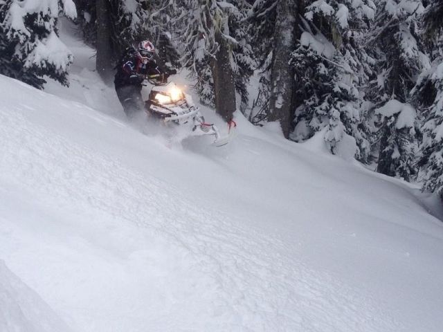 Sidehill boondocking in some sweet powder!!