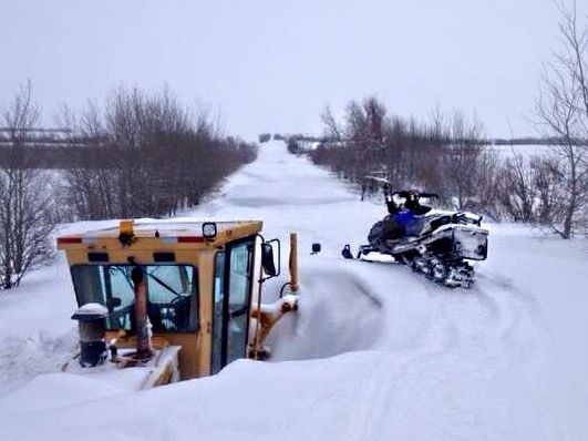 Snow drifts caught the Grader 