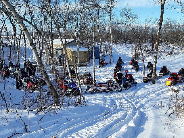 Tail Creek Snowbirds warm up shelter.