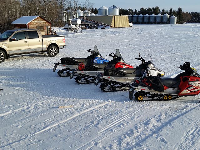 All gassed up and ready to sled. ????