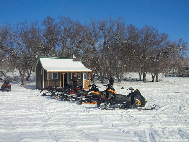 Round Hill warm up shack