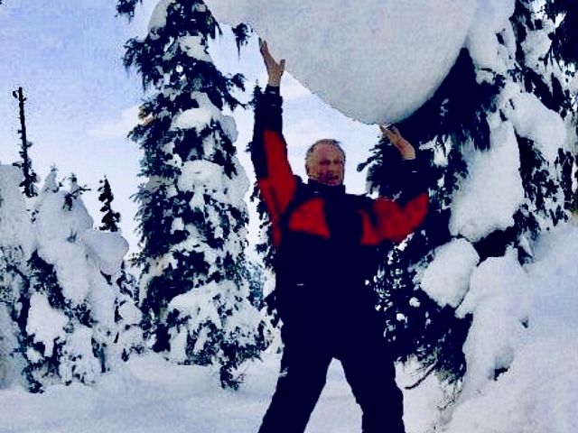 A very large snow ball !