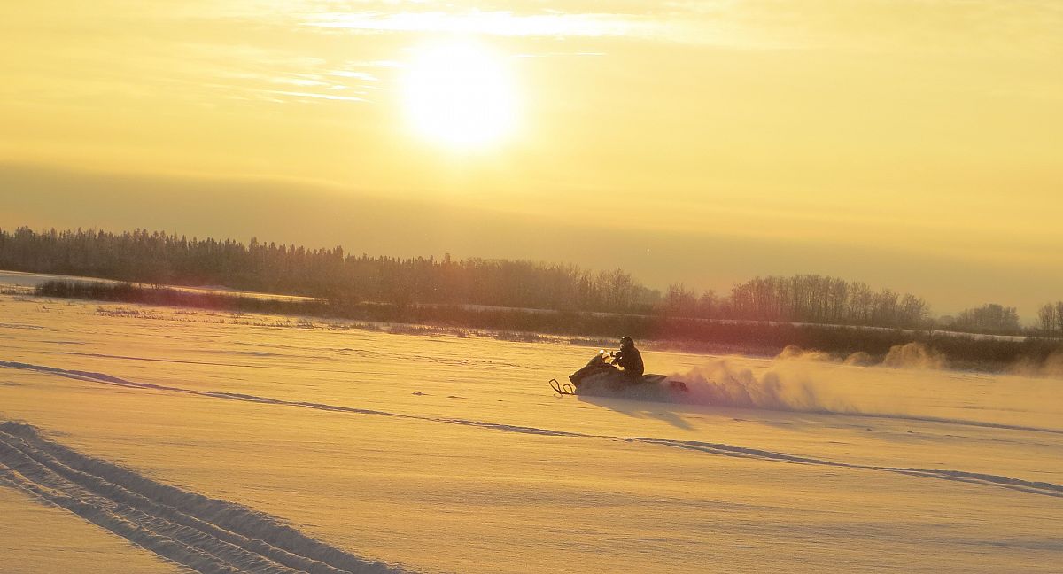 South of Hudson Bay, -23 getting in a few miles before sunset.